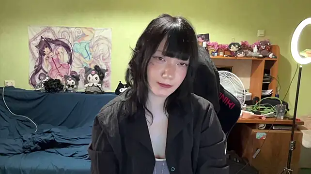 LeanoraHeadlon webcam