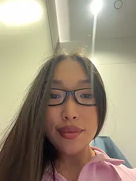 trytomakememoam webcam