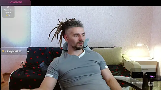 Aestheticguy101 live cam on StripChat