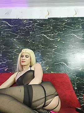 crislingery_dolli webcam