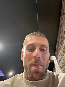 Johnytrain's live cam