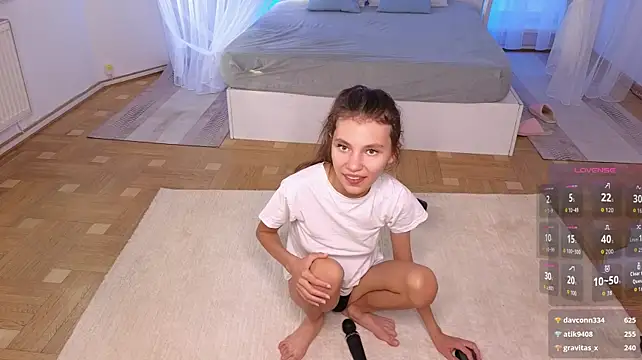 Little__Lunaa webcam