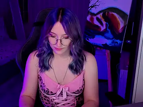 violet-siren-x live cam on StripChat