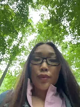 trytomakememoam webcam