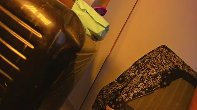 MissCarolinne webcam