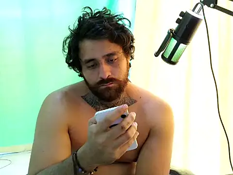 aronmiller404 webcam