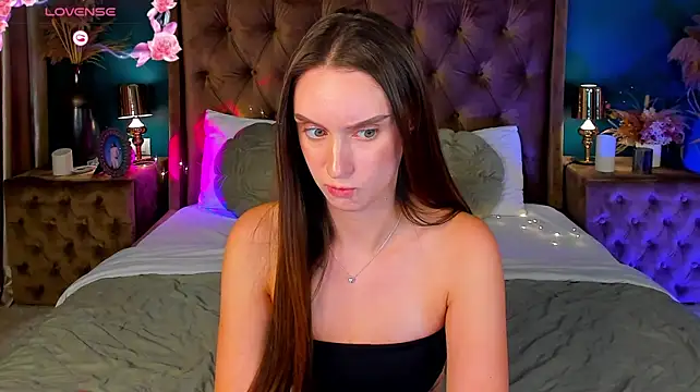 ToriSonn webcam