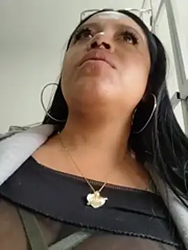 Mia_Risky-1 webcam