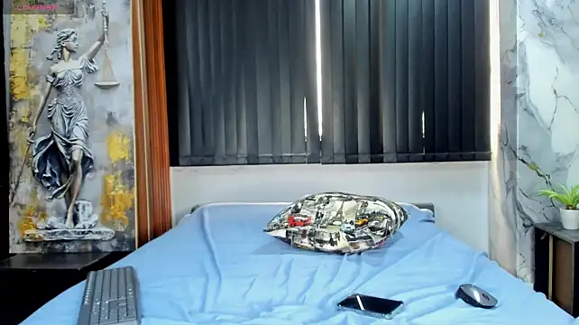 dracke_and_zara webcam