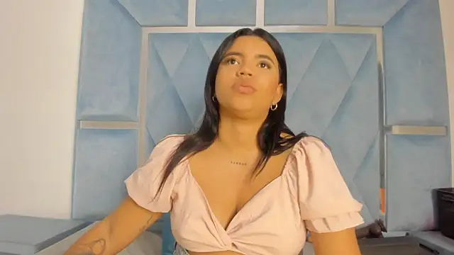 Lucy_asm webcam