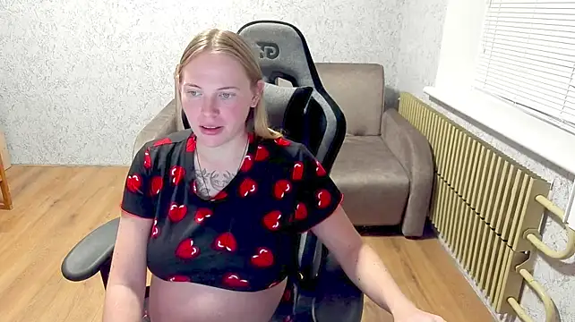 NikkyReyyy webcam