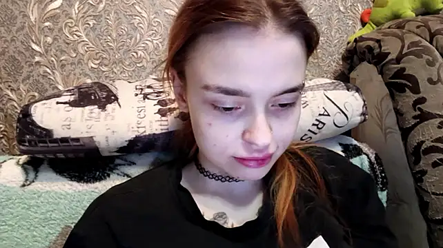 CaraDelevingnee webcam