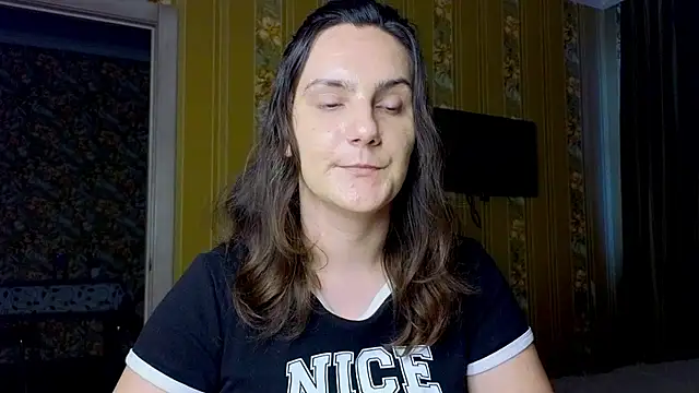 Miss-Understood webcam