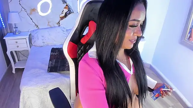 Heidi_Foxxx webcam