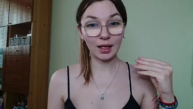 LooveELLYx webcam