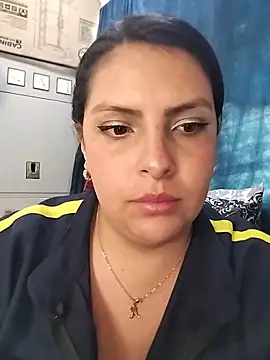 YINNA__24 webcam