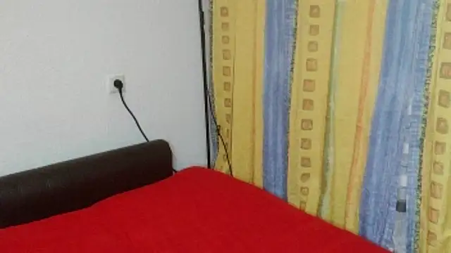 Velvet-Naughty webcam