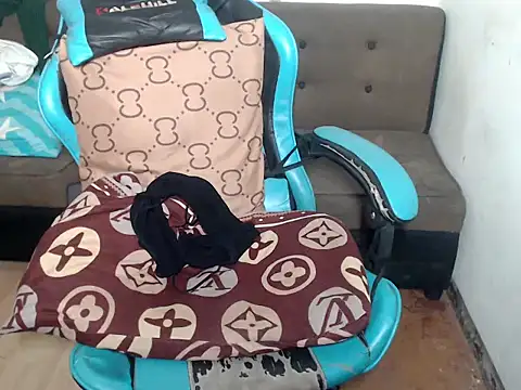 xBetterThanUrWifex webcam