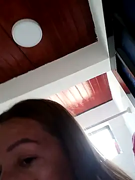 rosechrystal live cam on StripChat