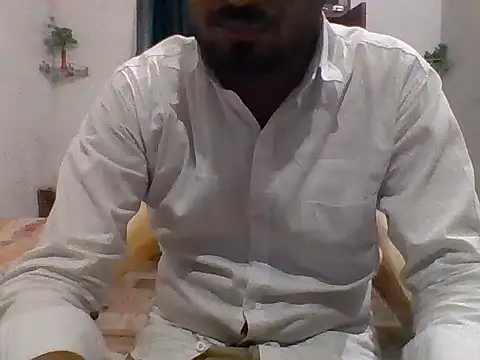 rooh_afza_22 (M young) - Wanna become a makup artist (Rs 100000)