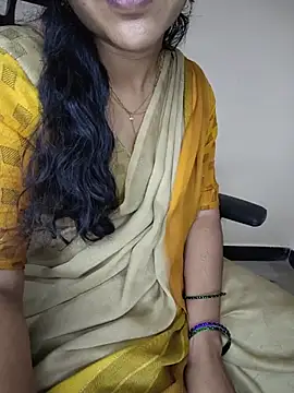Cute-Smiely-Queen-Telugu live cam on StripChat