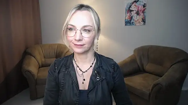 Ava_Elior live cam on StripChat