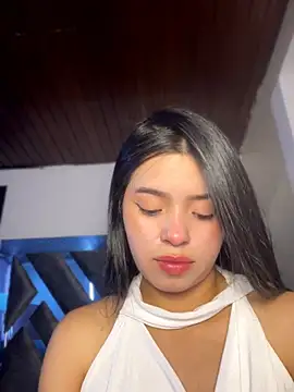 LunaMoore_Pink webcam
