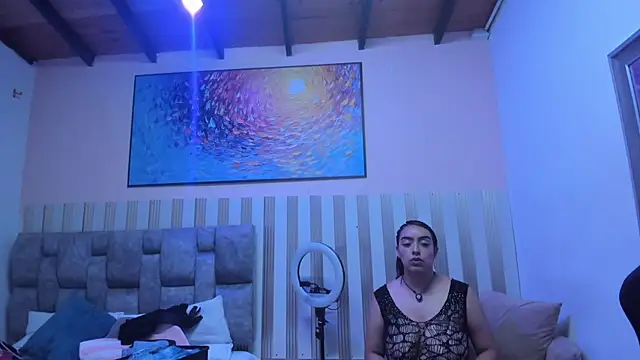 nina_glow webcam
