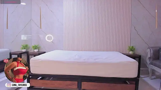 luna_taylorss webcam