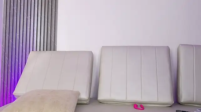 Emmy_And_Luna webcam