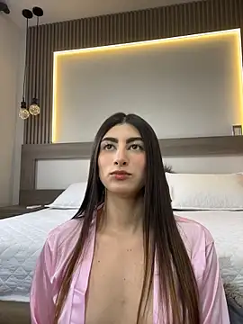 evelyn_hills webcam