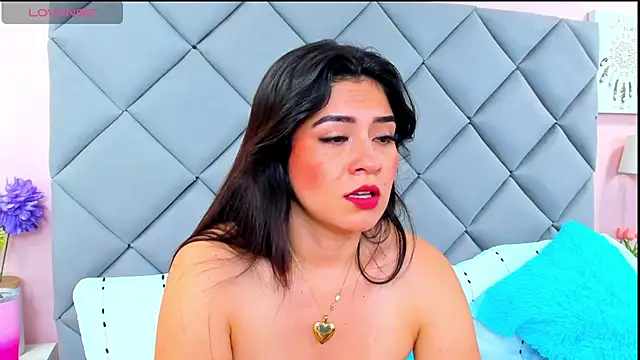 NahomyAdams webcam