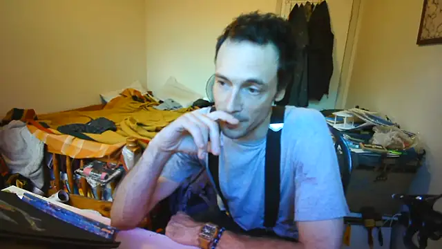 JohnnyMoves webcam