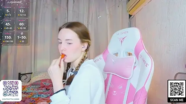 bae_cake_ webcam