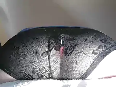 juneguy67 live cam on StripChat