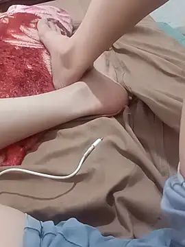 djidji13 live cam on StripChat
