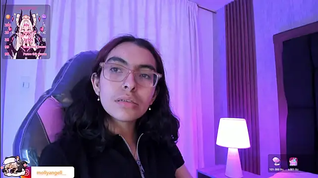 Molly_A live cam on StripChat