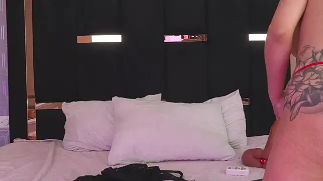 saraguzman__ live cam on StripChat