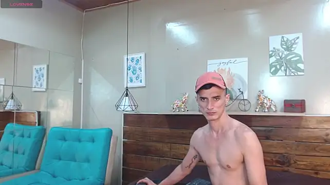 FelipeFriendly live cam on StripChat