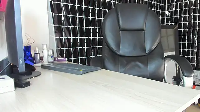 MissAlmaFenix webcam