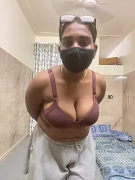 punjabi-kaur live cam on StripChat