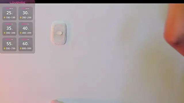 charlottekiss99 live cam on StripChat