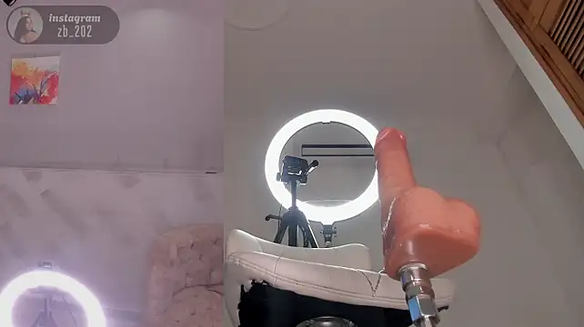 zoe_backer webcam