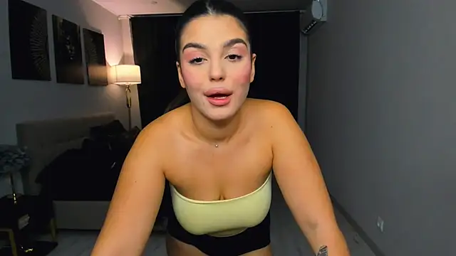 AlluringAriel webcam
