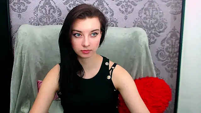 DominantLuna webcam