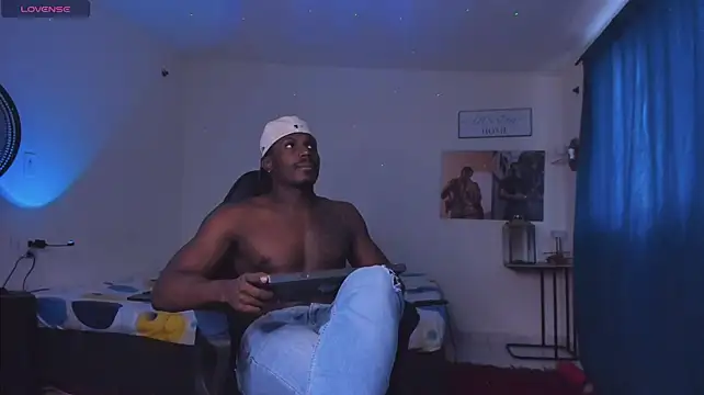 Ethantravis22 webcam