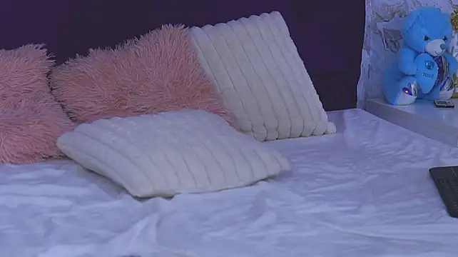 EllinaNuria webcam
