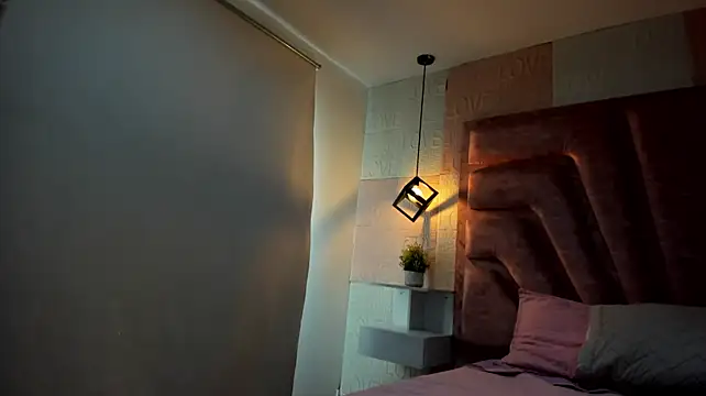 SweetSinner__ webcam