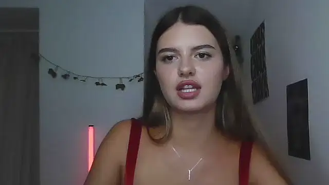 PrettyHottie webcam