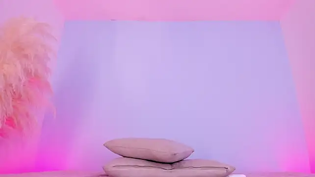aleksandramiller_ webcam